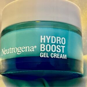 New! 1.7 ounce 50 ml Neutrogena Hydro Boost Gel Cream - Aqua Blue